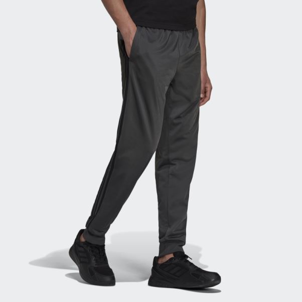 Adidas Essentials Warm-up Pantalon De Survêtement Fuselé à 3 Bandes Gris