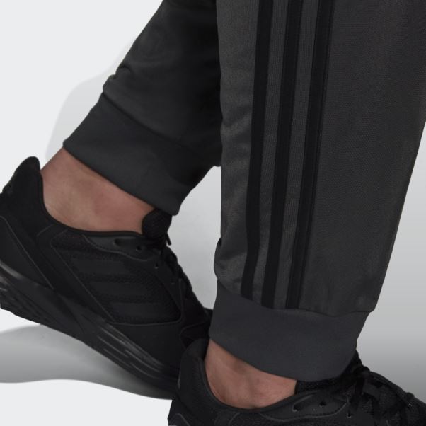 Adidas Essentials Warm-up Pantalon De Survêtement Fuselé à 3 Bandes Gris