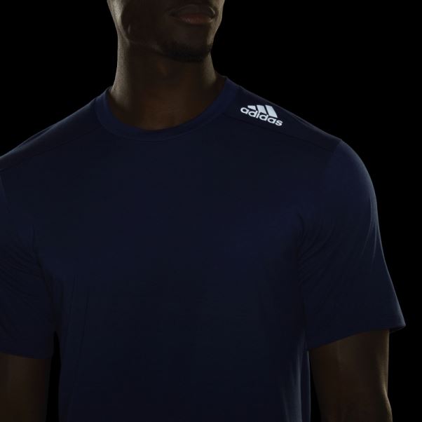 Adidas Bleu Foncé Conçu Pour Le T-shirt D'entraînement