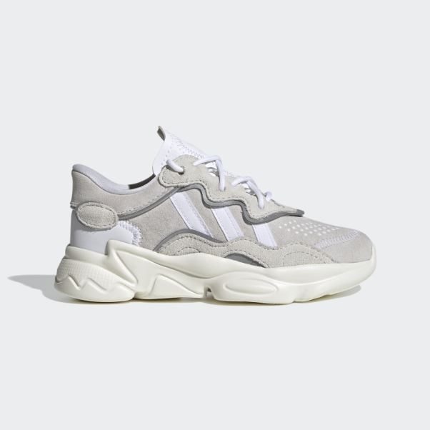 Chaussures Adidas Ozweego Blanches élégantes
