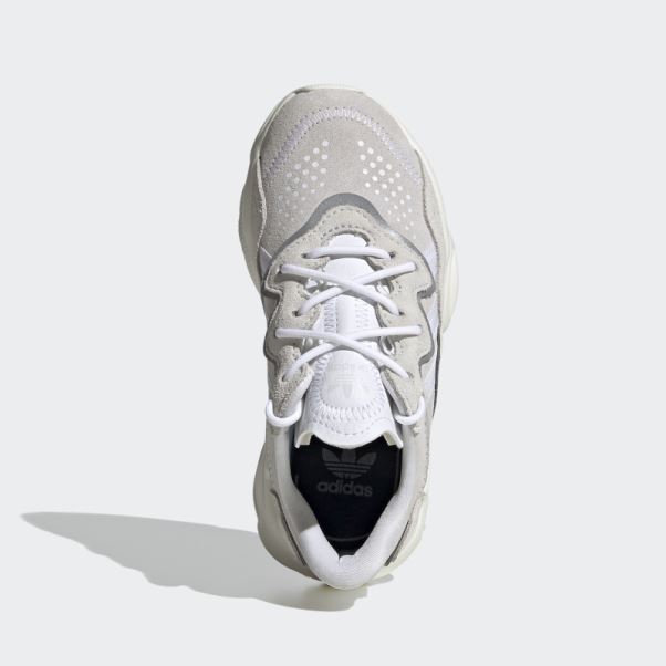 Chaussures Adidas Ozweego Blanches élégantes