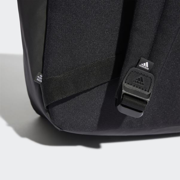Badge Classique Noir Du Sac à Dos De Sport Adidas