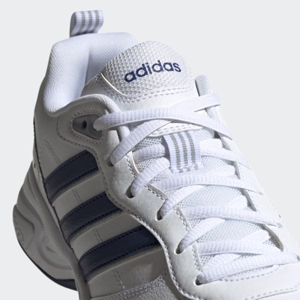 Chaussures Adidas Strutter Blanches
