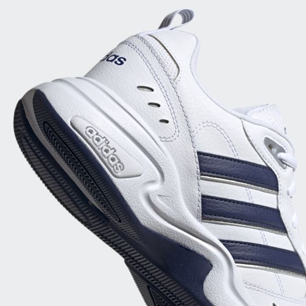 Chaussures Adidas Strutter Blanches