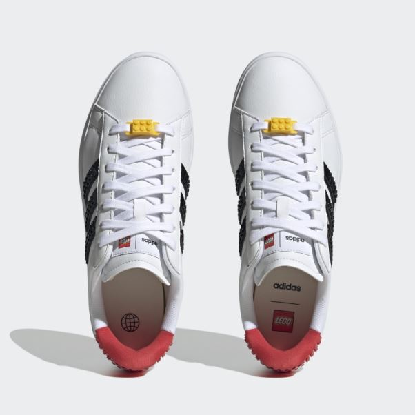Chaussures Adidas Grand Court X Lego 2.0 Blanches