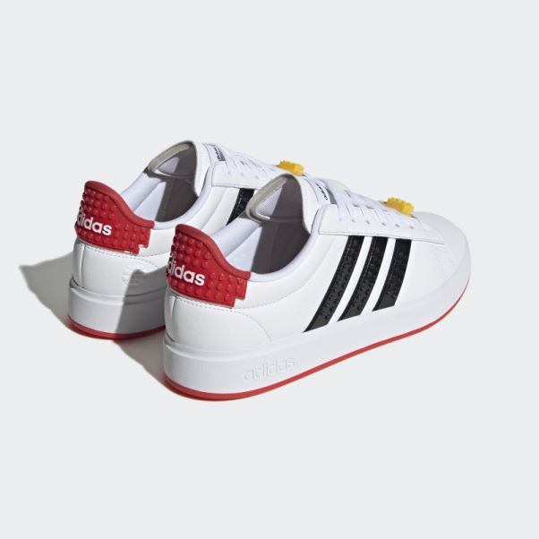Chaussures Adidas Grand Court X Lego 2.0 Blanches