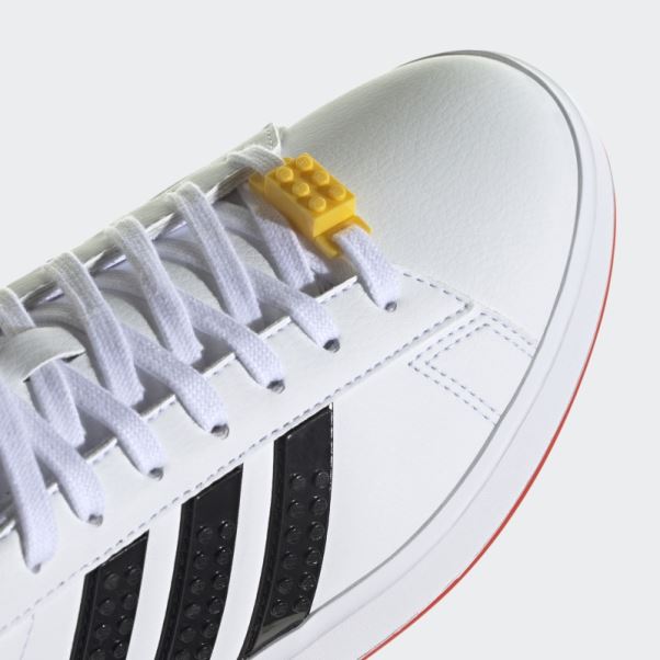Chaussures Adidas Grand Court X Lego 2.0 Blanches