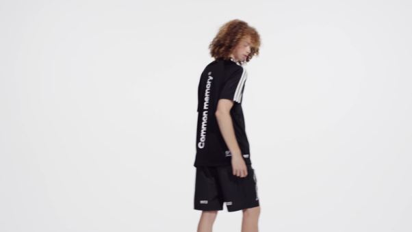 T-shirt Adidas Common Memory Graphique Noir