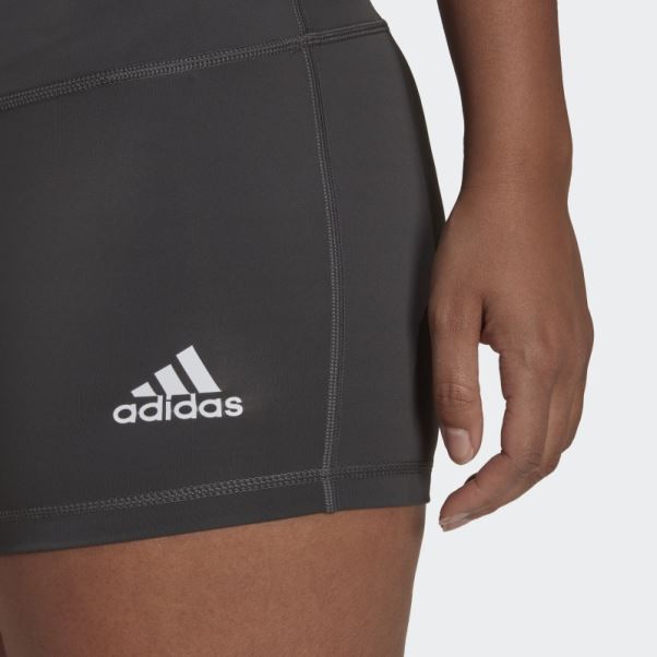 Short 4 Pouces Adidas Gris Foncé