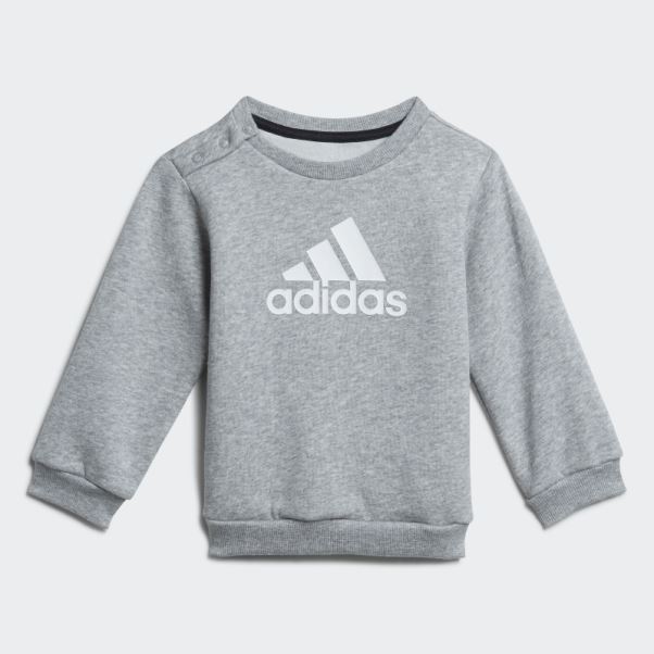 Ensemble De Jogging Adidas Gris Moyen Avec écusson De Sport