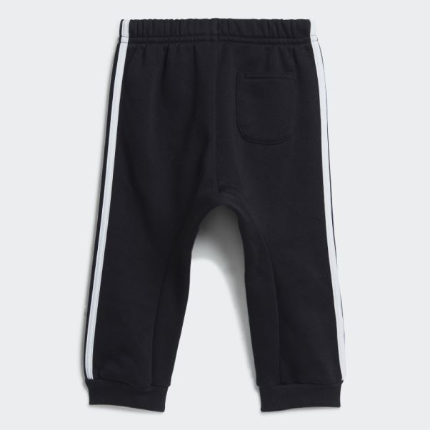 Ensemble De Jogging Adidas Gris Moyen Avec écusson De Sport