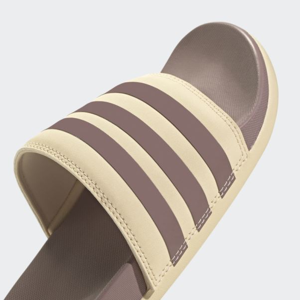 Adilette Comfort Slides Sable Adidas