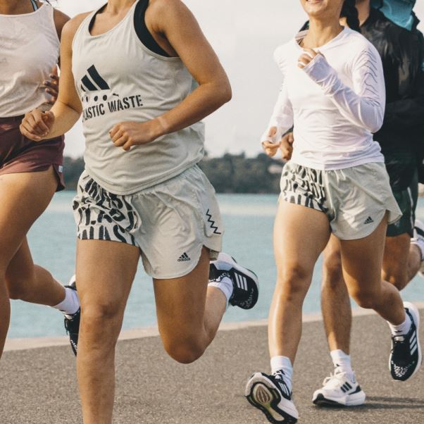 élégant Short De Course Adidas Run Fast Avec Slip Intérieur Vert