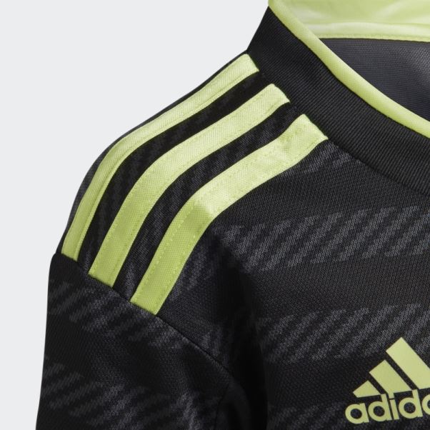 Mini Kit Adidas Real Madrid 22/23 Noir