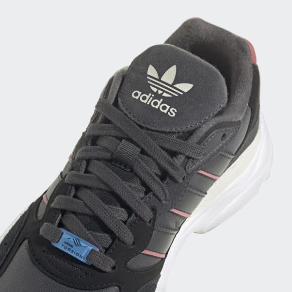 Chaussure Adidas Retropy F90 Carbone