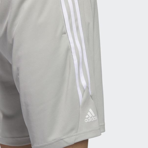 Short De Basket Adidas Legends 3-stripes Gris Metal