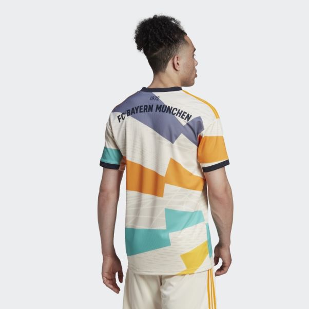 Maillot Fc Bayern 22/23 Quatrième Blanc Adidas élégant