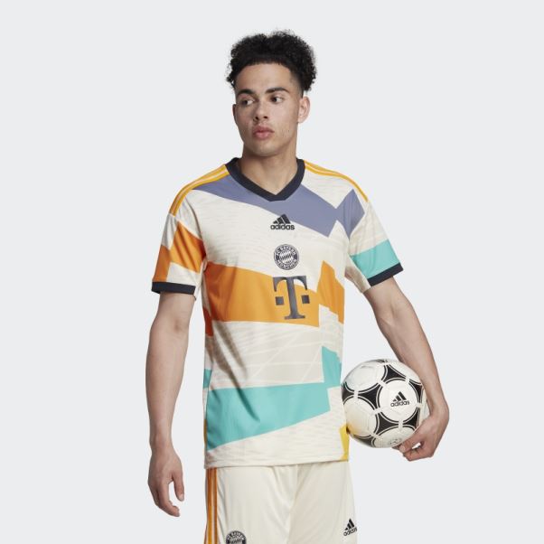 Maillot Fc Bayern 22/23 Quatrième Blanc Adidas élégant