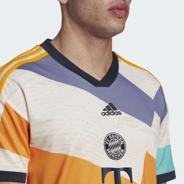 Maillot Fc Bayern 22/23 Quatrième Blanc Adidas élégant