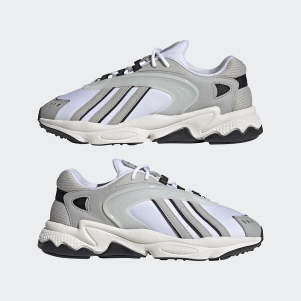 Chaussures Adidas Oztral Blanches