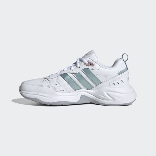 Chaussure Adidas Strutter Blanche