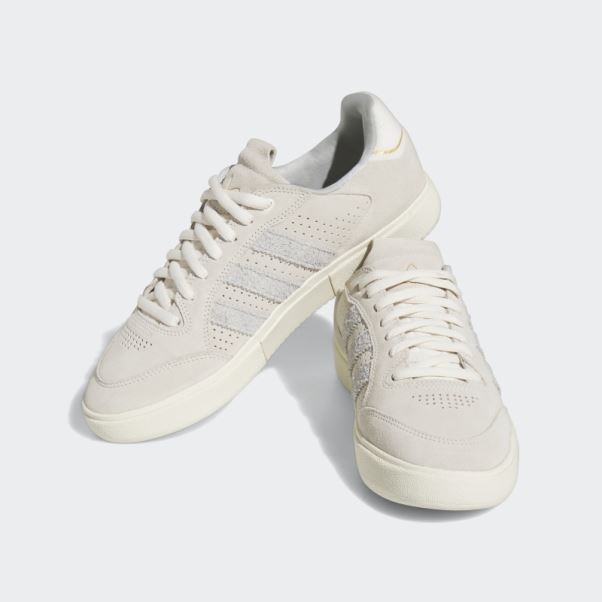 Chaussure Adidas Tyshawn Blanche