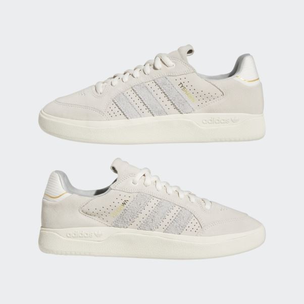 Chaussure Adidas Tyshawn Blanche