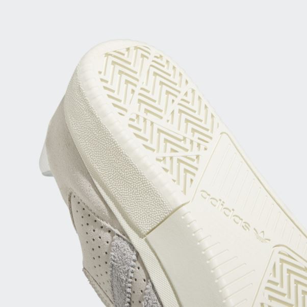 Chaussure Adidas Tyshawn Blanche