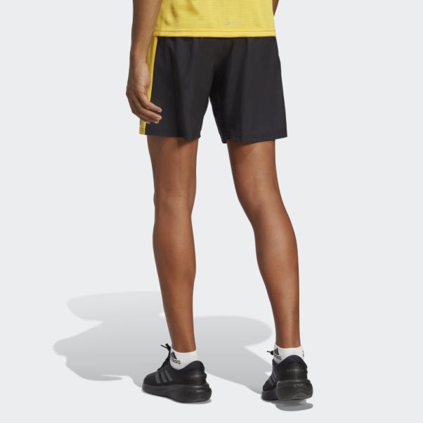 Adidas Possède Le Short De Course Or