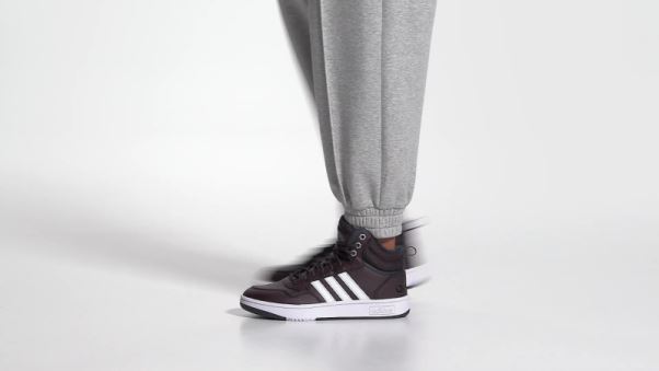 Adidas Hoops 3.0 Mid Lifestyle Basketball Classic Fur Lining Winterized Chaussures