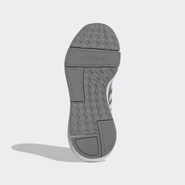 Chaussures Adidas Swift Run 22 Grises
