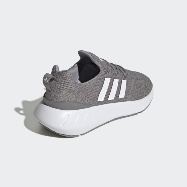 Chaussures Adidas Swift Run 22 Grises