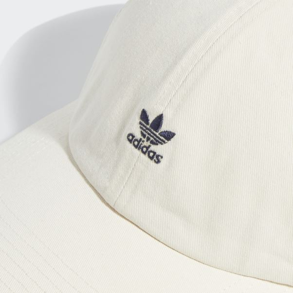 Adidas Casquette Blanche Décontractée à Mini Logo