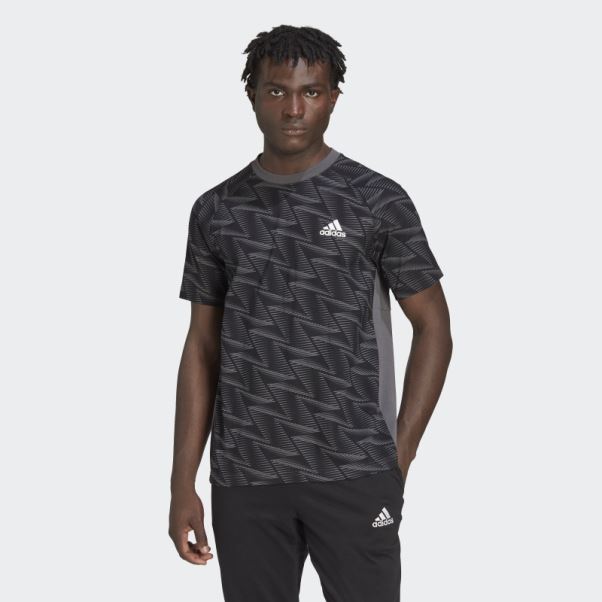 Conçu Pour Gameday Travel Tee Adidas Gris