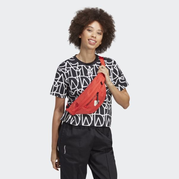 T-shirt Petit Ami Graphique Adidas Noir Sur L'ensemble