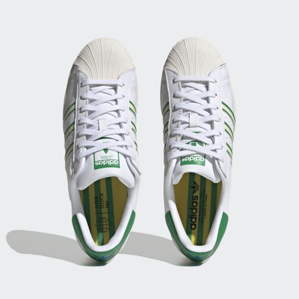 Chaussures Adidas Superstar Vertes élégantes