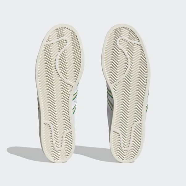 Chaussures Adidas Superstar Vertes élégantes