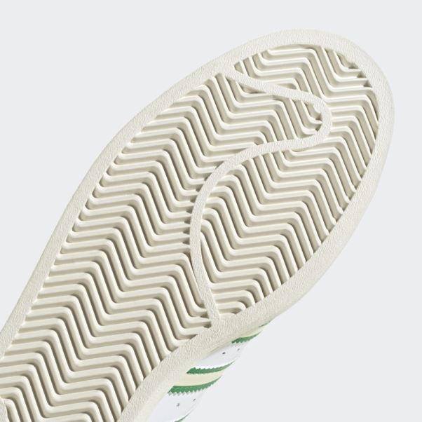 Chaussures Adidas Superstar Vertes élégantes
