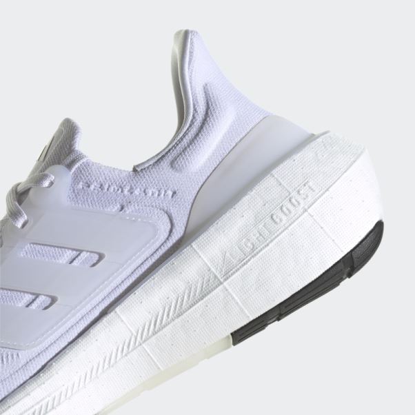 Chaussures Adidas Ultraboost Light Blanches