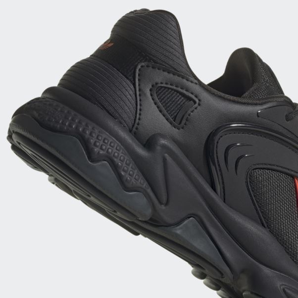 Chaussure Adidas Oztral Rouge