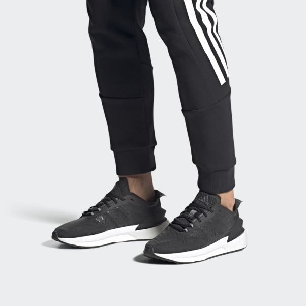 Chaussures Adidas Avryn Carbone