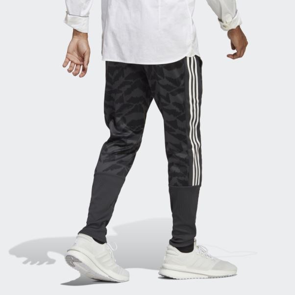 Pantalon De Survêtement Style De Vie En Carbone Tiro Adidas