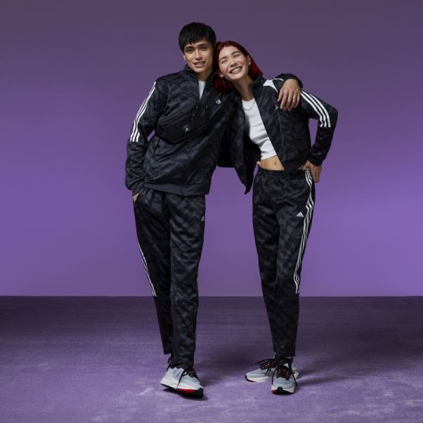 Pantalon De Survêtement Style De Vie En Carbone Tiro Adidas