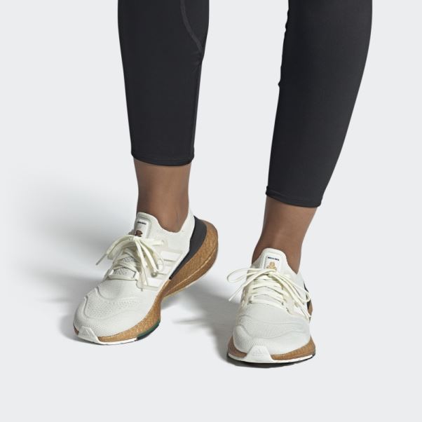 Teinte Blanche Ultraboost 22 Faite Avec Des Chaussures De La Nature Adidas