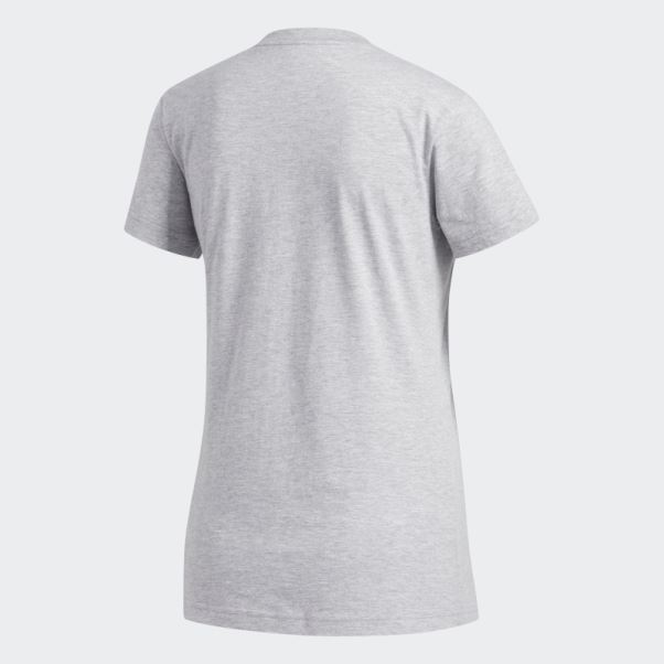 écusson De Sport T-shirt Gris Moyen Adidas