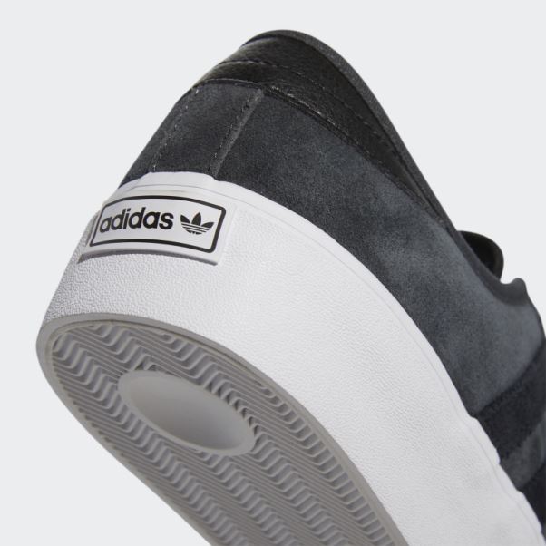 Chaussure Adidas Seeley Xt Blanche