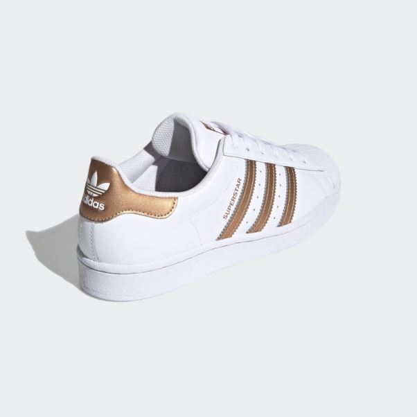Chaussures Adidas Superstar Noires Stylées