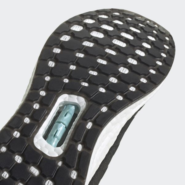 Chaussures De Course Adidas Ultraboost Faites Pour être Refaites Noir