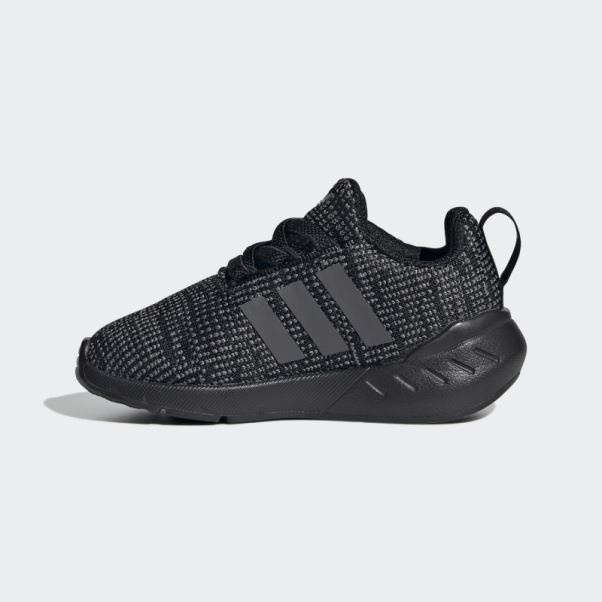 Chaussures Adidas Swift 22 Blanches