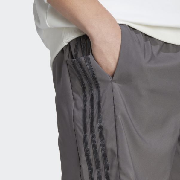 Short Aeroready Essentials Chelsea 3 Bandes Gris Adidas